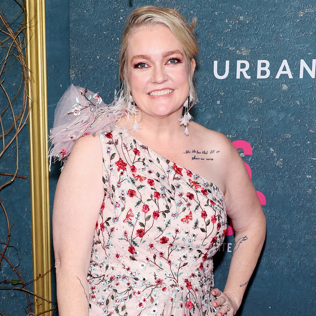 It Ends With Us Author Colleen Hoover Shares Cancer Diagnosis - E! News 1 4deb030e a452 478a b695 03bdcfbd8e9f 1757515128