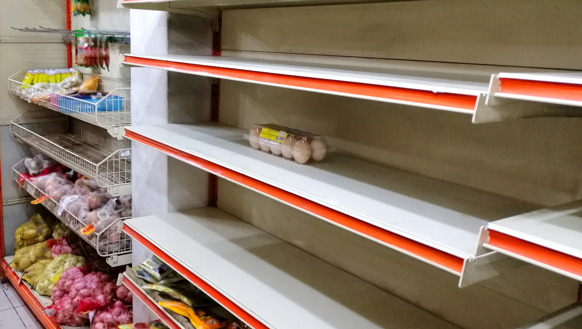 Small business owners in food desert raise alarm bells after grocery shelves run empty: We do not have the same buying power - The Cool Down 1 Avondale Town Center Marketimage recn0PdO9X4ddUSYy 1