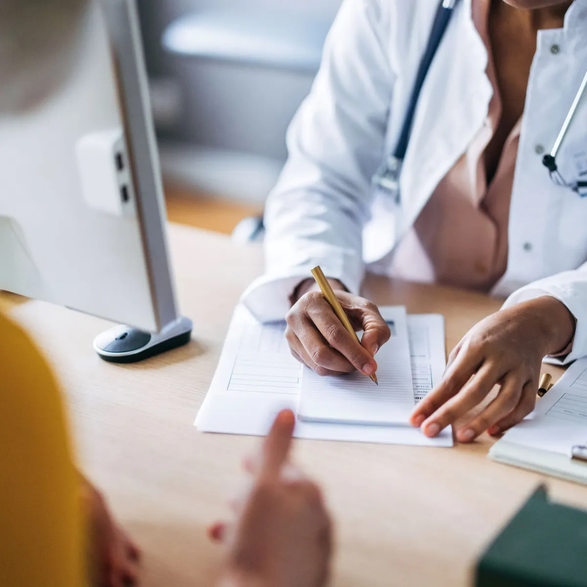 Doctors focused on scope of practice, Medicaid cuts in state legislatures this year: AMA 1 Z3M6Ly9kaXZlc2l0ZS1zdG9yYWdlL2RpdmVpbWFnZS9HZXR0eUltYWdlcy0yMjA3NjkwNzMzLmpwZw