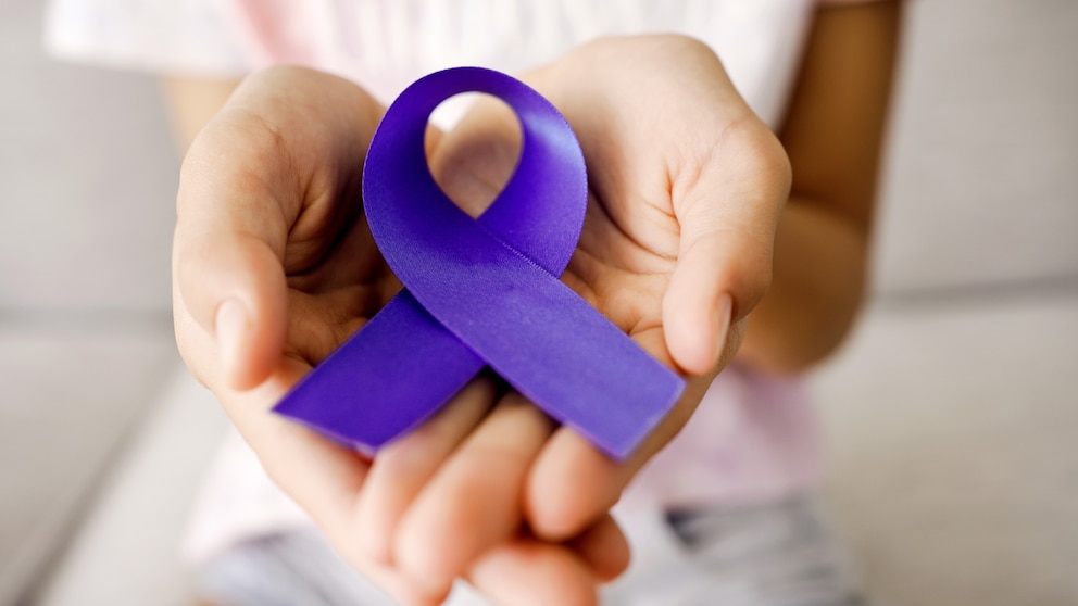 More people are living 5 years after cancer diagnosis, new data shows - Good Morning America 1 ribbon gty jef